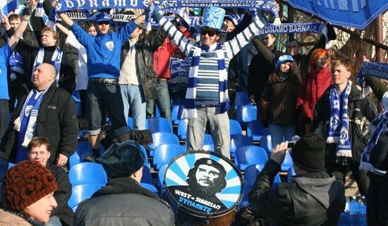 Футбольні фанати в Росії підтримали Україну