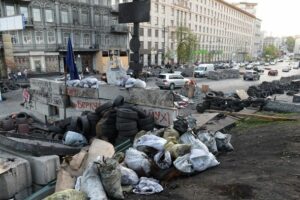 Барикади в Києві "зникають" на очах