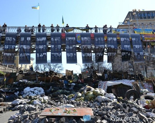 Міст через вул. Інститутська. Фото kvpu.org.ua