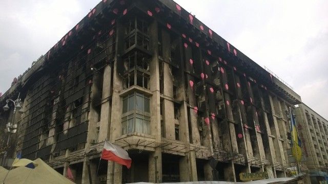 Будинок Профспілок виглядає уже не так похмуро