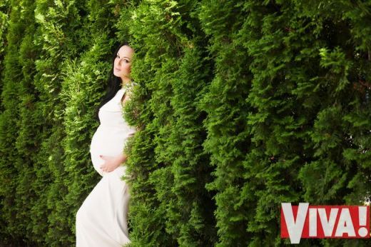 Міс Ужгород-1991 вагітна вийшла на фотосесію для глянця. ФОТО