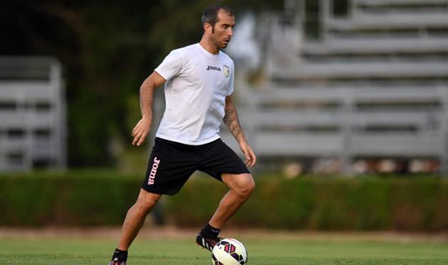 Футболіст Мареска переніс операцію