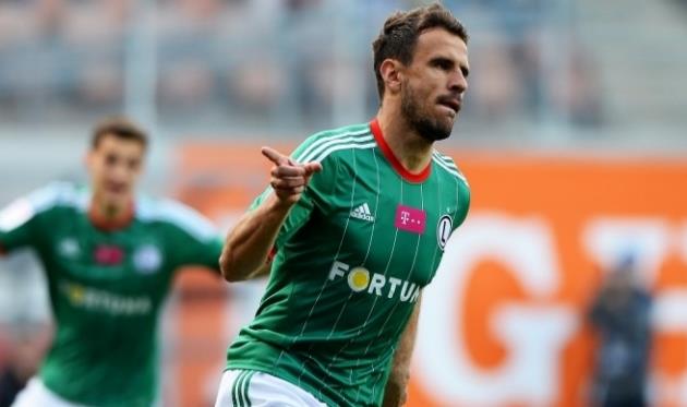 Суперник Металіста по Лізі Європи громлять суперників