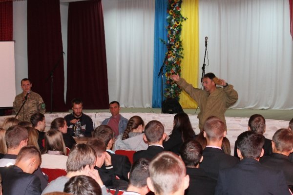 Учасники АТО Луцька зустрілись із школярами