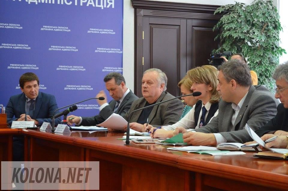 У Рівномому реформатори мали розмову із місцевими чиновниками (ФОТОРЕПОРТАЖ)