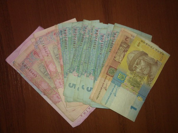 потребує допомоги молода дівчина