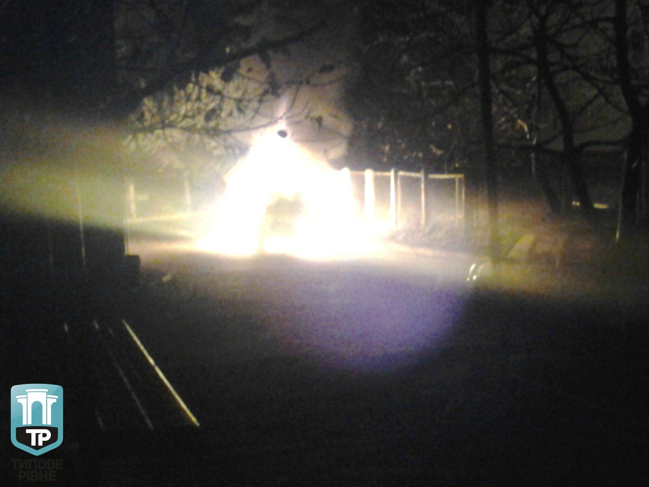 У Рівному на Буковинській згорів Porsche Cayenne