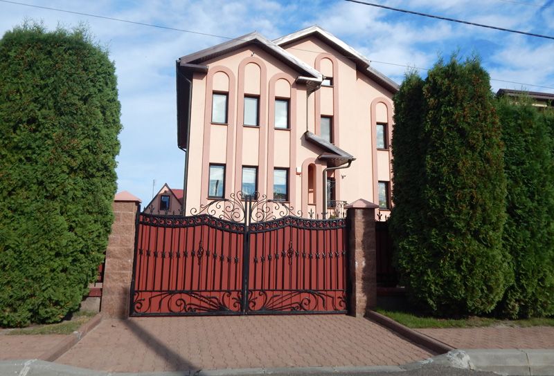 Березова, 4 (2), Декларації Миколи Романюка