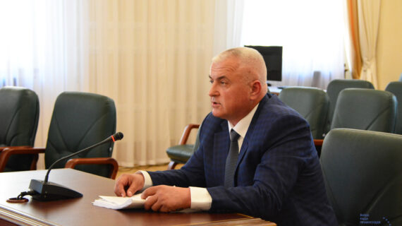 Суддя Олег Ющук