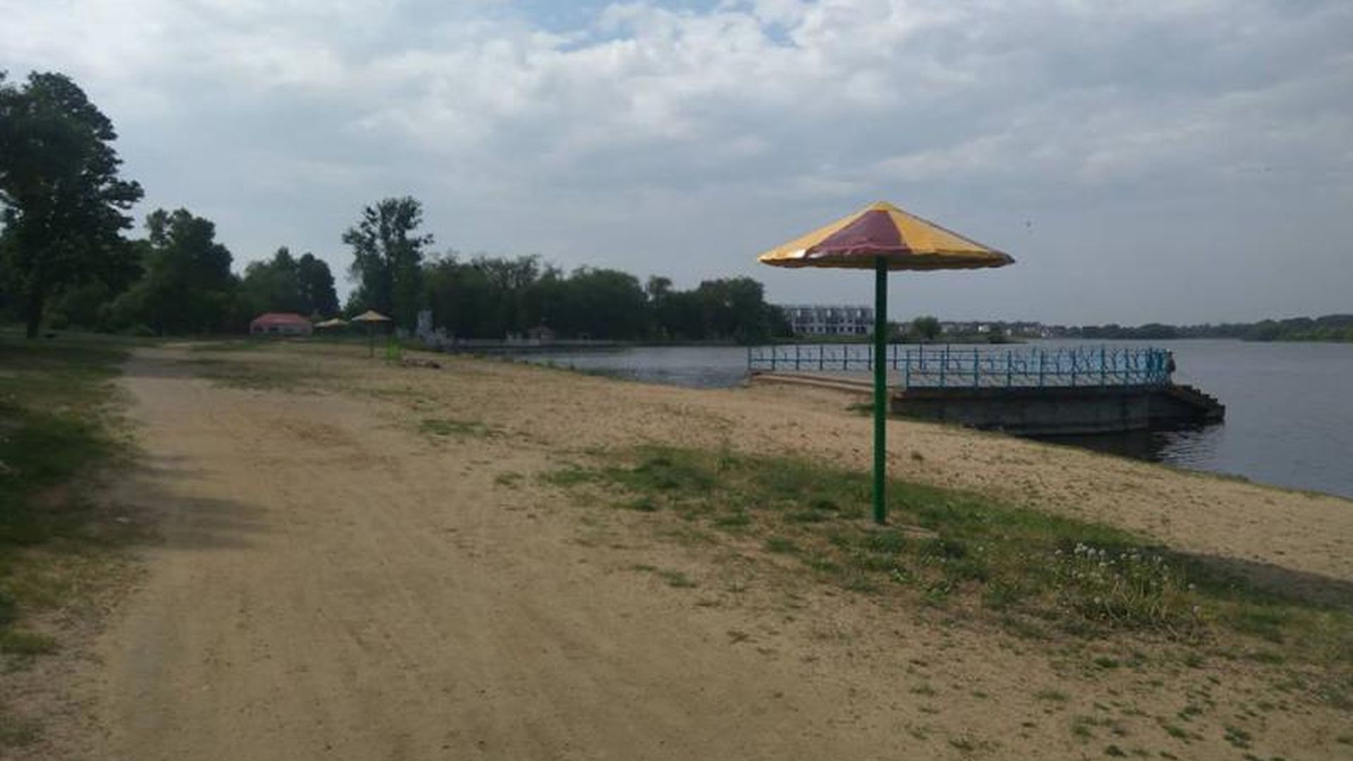 «Жахлива вода»: Де не можна купатися у Рівненській області?