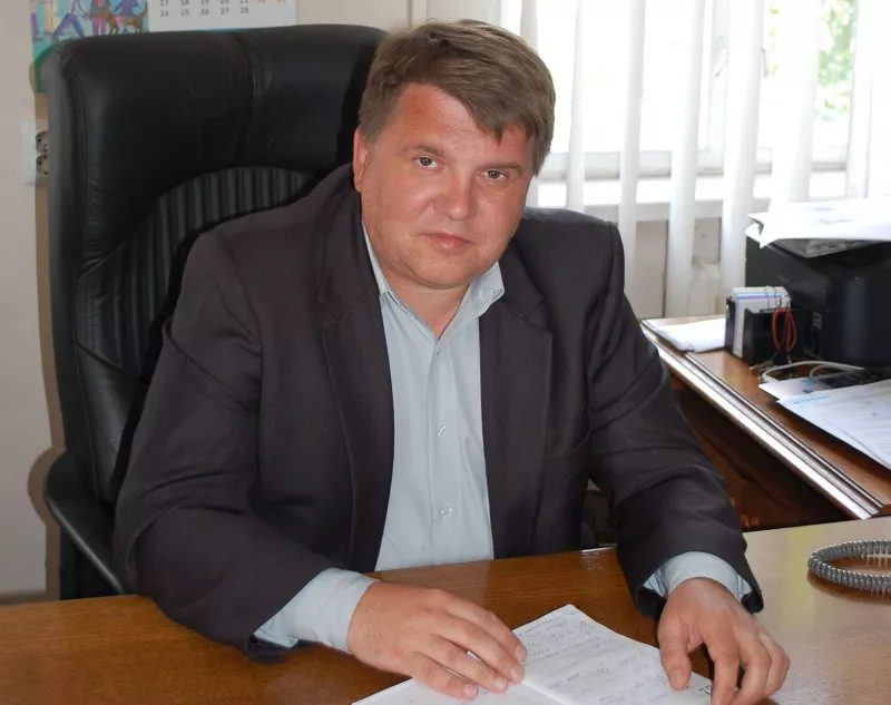 Що вказав в декларації той хто відповідатиме за дороги в Чернівцях?