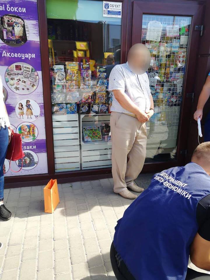 Директора волинського облавтодору затримали на хабарі