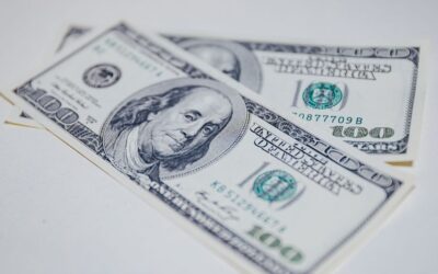 Курс валют на 28 вересня: долар подешевшав, євро трохи піднявся
