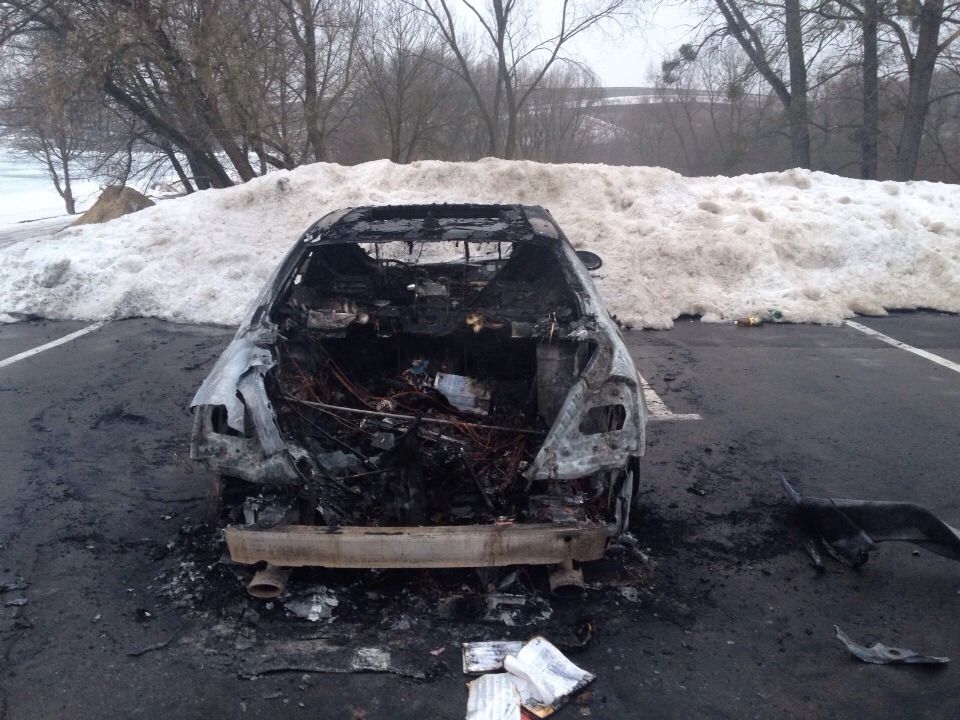Рівненським майданівцям палять автомобілі