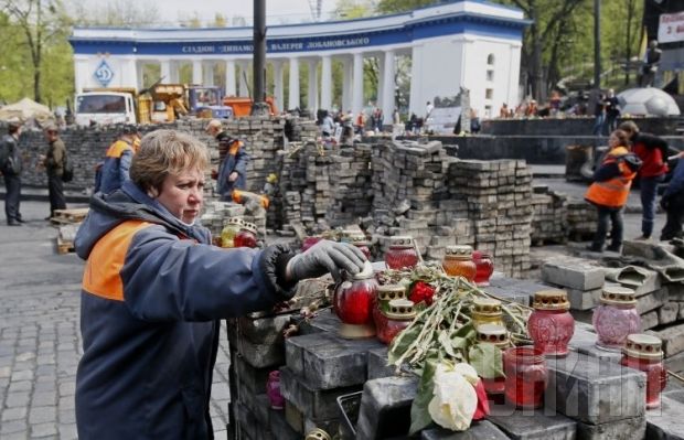 Барикади в Києві “зникають” на очах (ФОТО)