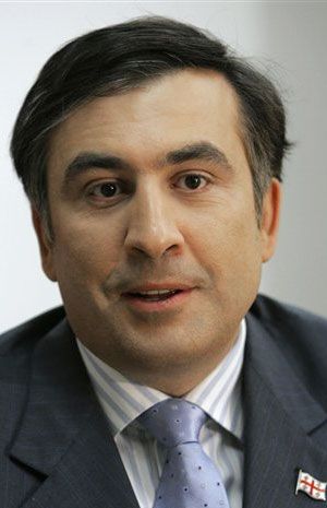 Путін або відступить, або втратить все – Саакашвілі