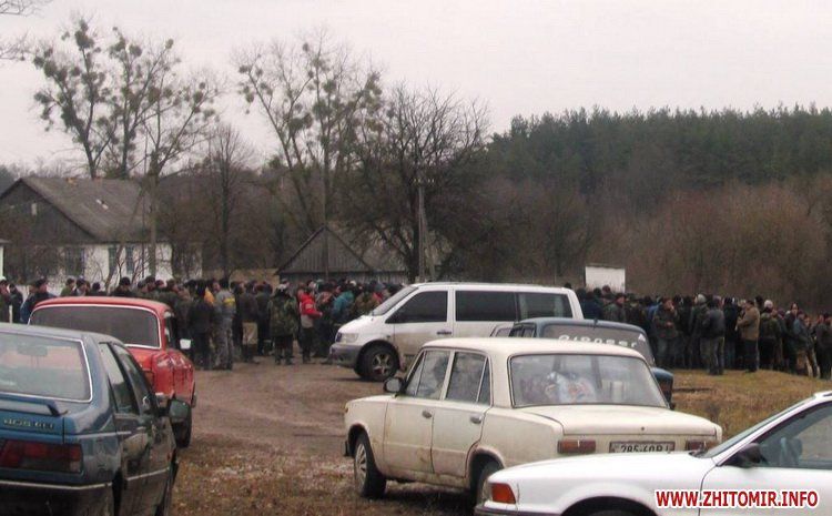На Житомирщині олевські копачі янтарю побилися з рівненськими конкурентами
