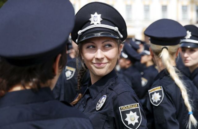 Дівчина з Рівного стала поліцейським у Києві