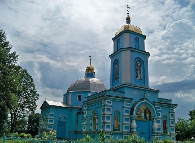 На Рівненщині прихожани Київського патріархату зачинилися у храмі