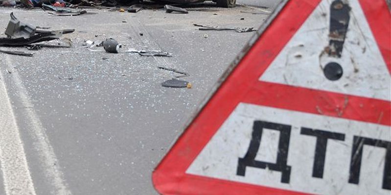 На Рівненщині мотоцикліст збив людину і загинув