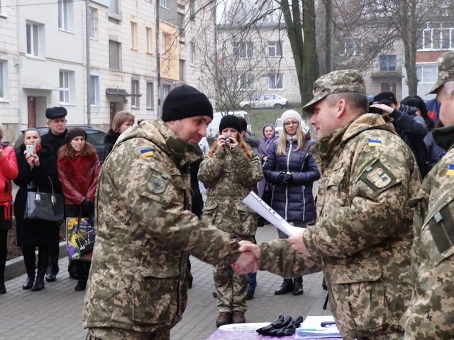 військовослужбовці отримали нові квартири