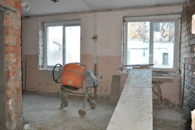 В Чернівцях обладнання для вагітних стоїть на складах