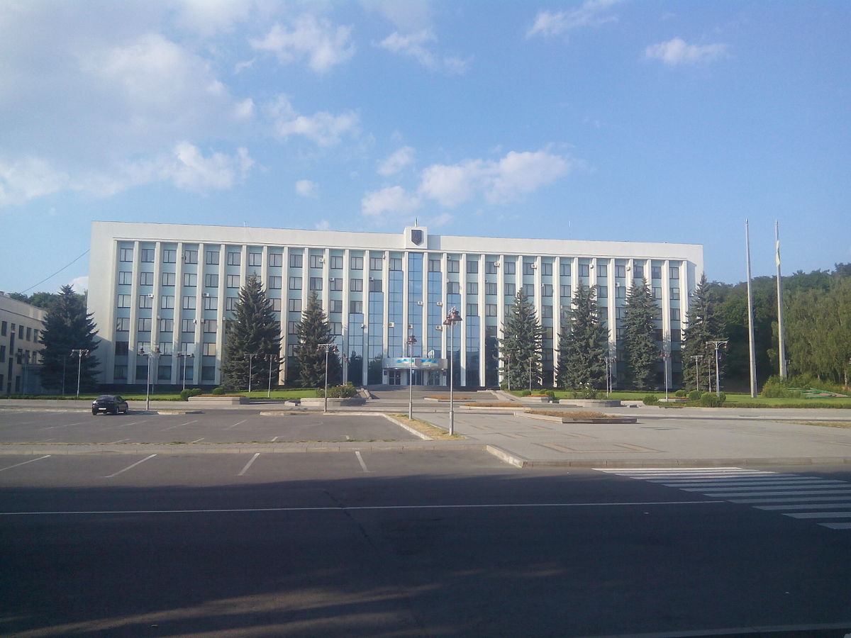 Рівненська ОДА витрачає кошти на друк “непотрібних” книг