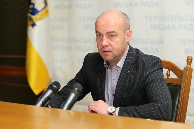 Мер Тернополя спільно із заступниками займається рейдерством